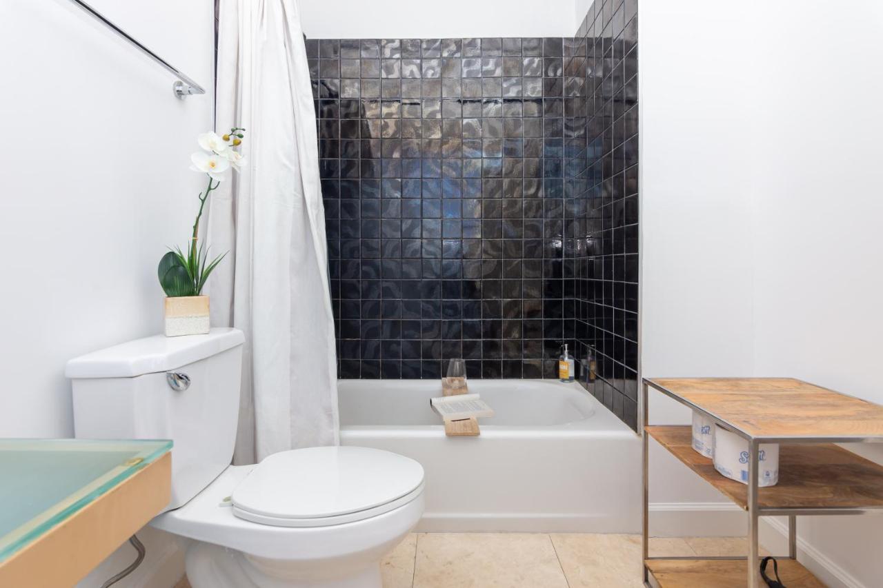 Downtown With Balcony - 5 Minutes From Wynwood & Port - Art District Near Beach Apartment Miami