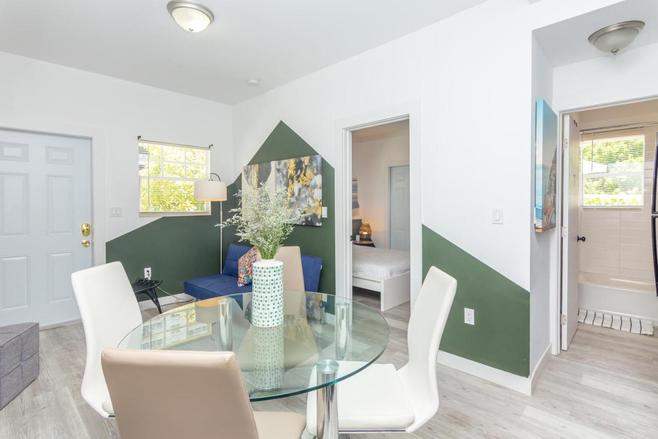 1 Bedroom With Balcony - Heart Of Downtown Apartment *