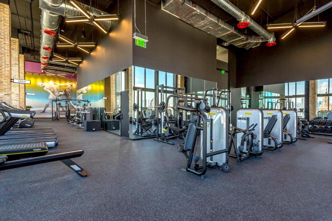 Apartment Experience The Perfect Life!! Centrally Located Luxury Condo! *