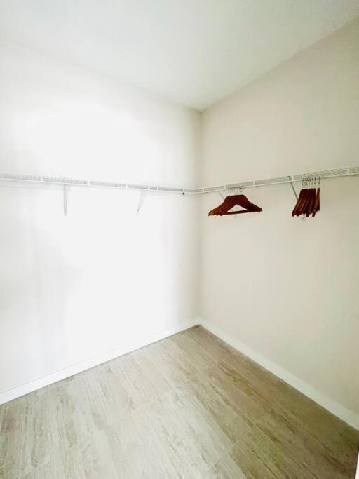 Sleek 2bd 2ba In Design District Miami