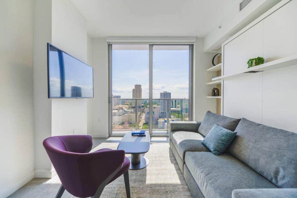 Wonderful 1 Bedroom With At Downtown