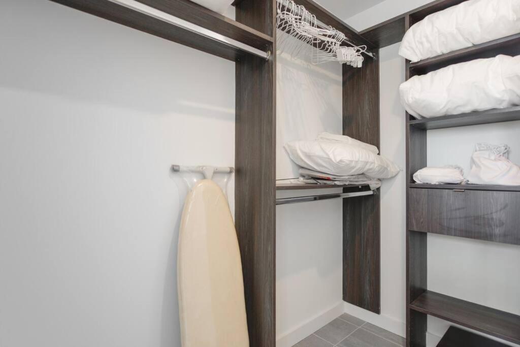Wonderful 1 Bedroom With At Downtown