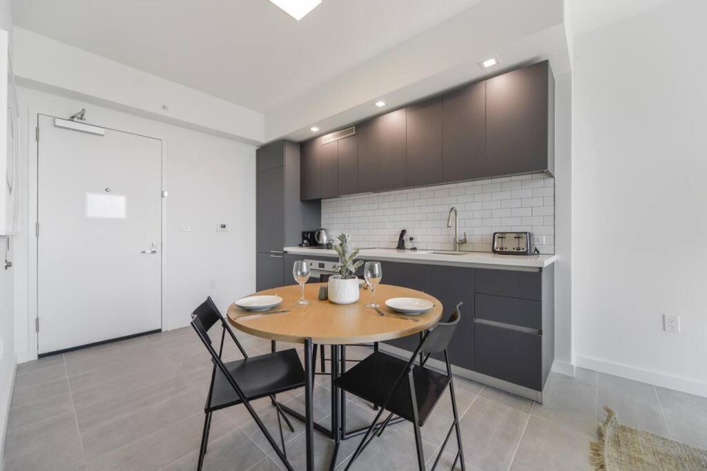 Wonderful 1 Bedroom With At Downtown Appartement *