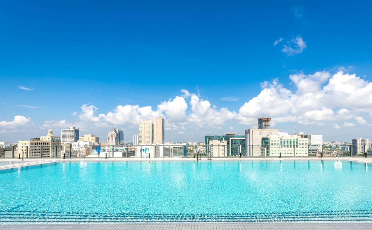 Complex Full Amenities & Entertainment!