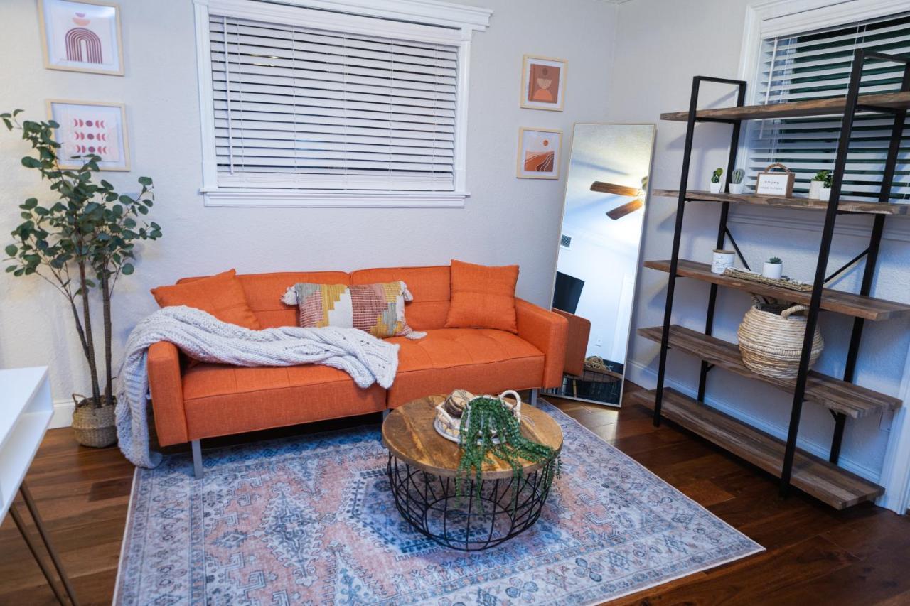 Cozy And Adorable 1 Bdr/1 Ba