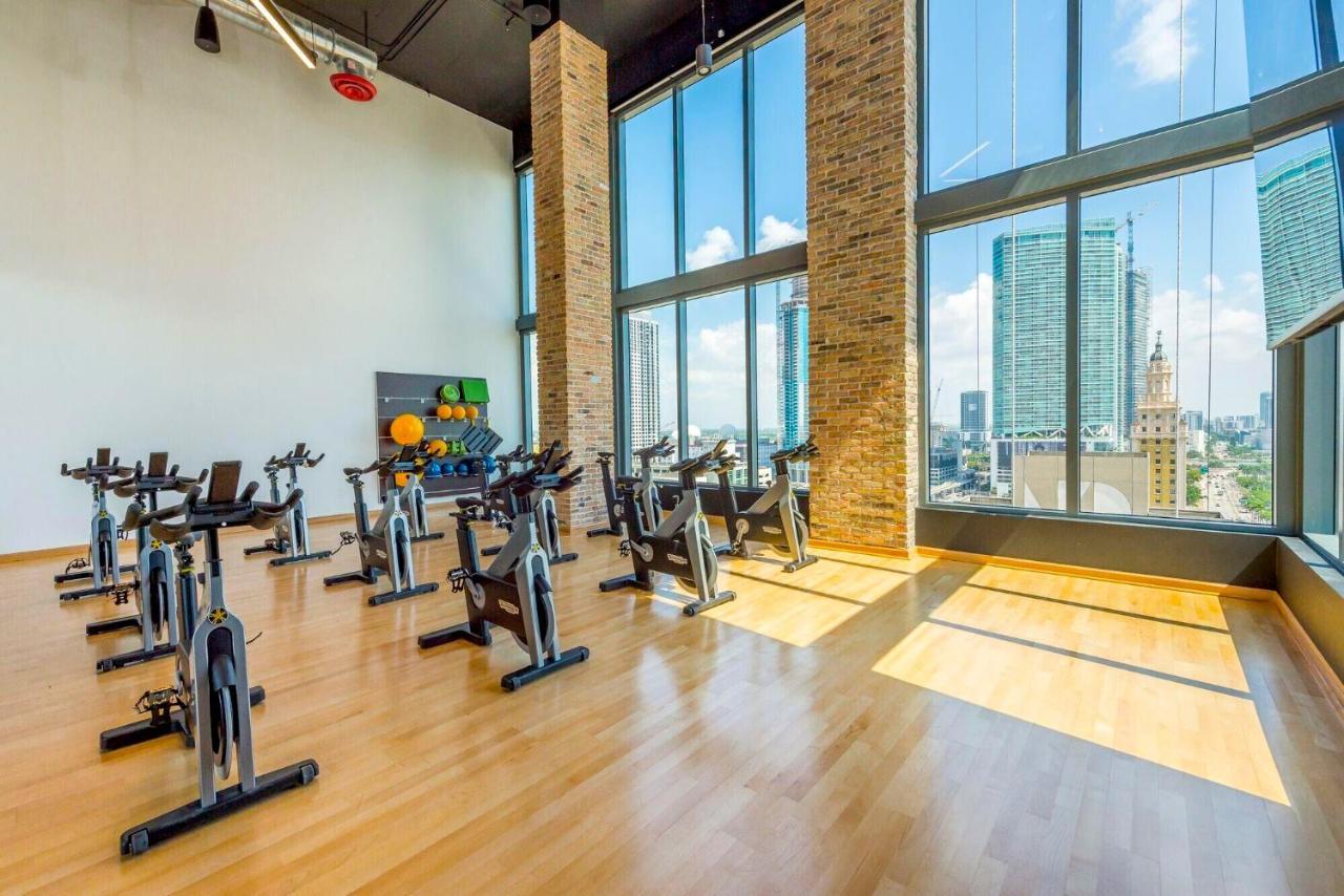 Complex Full Amenities & Entertainment! * Miami