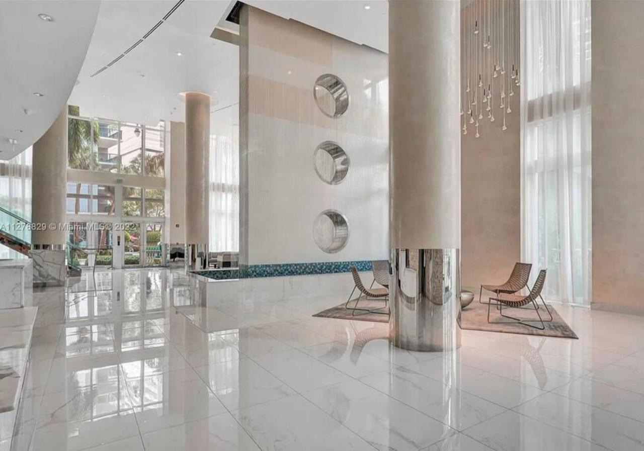 Amazing Loft Style 1 Bed With Water And City Views *