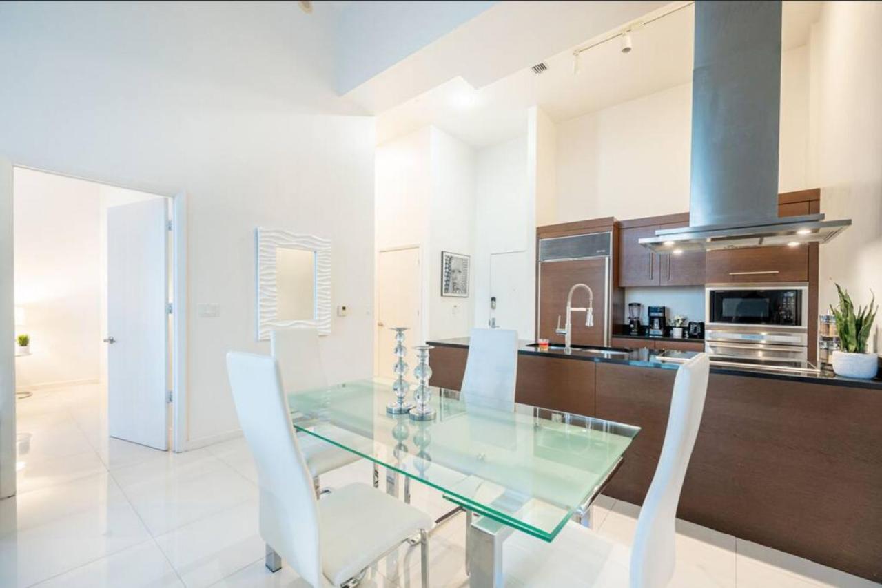 Apartment Beautiful One Bedroom 16ft Ceilings At The W