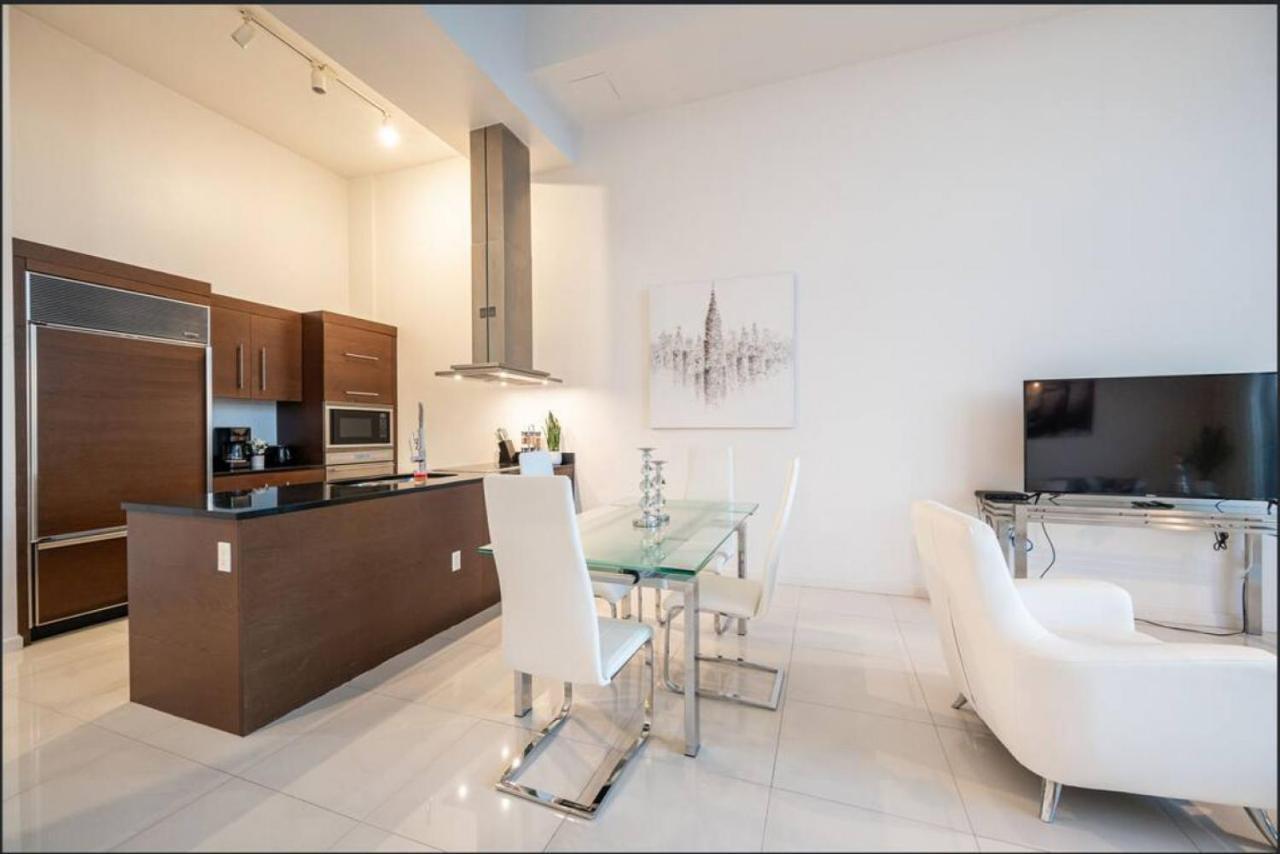 Apartment Beautiful One Bedroom 16ft Ceilings At The W