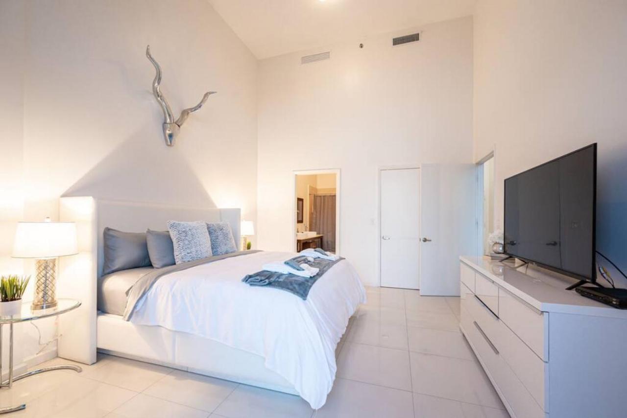 Apartment Beautiful One Bedroom 16ft Ceilings At The W *