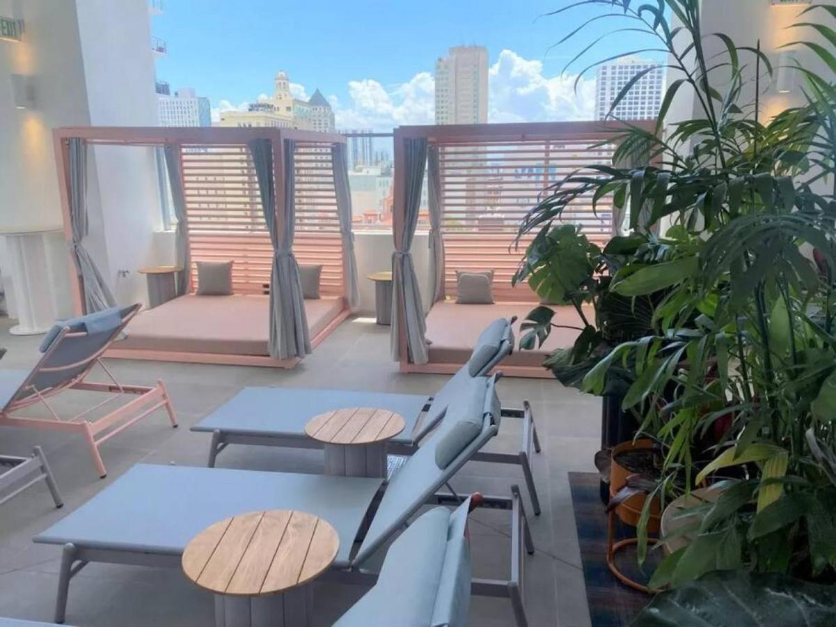 Modern 1 Bed Across From Bayside In Downtown Ferienhaus *