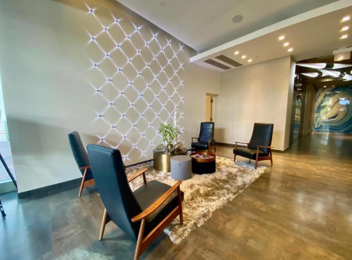 Amazing 2 Bed In Midtown With Free Parking Vakantiehuis Miami