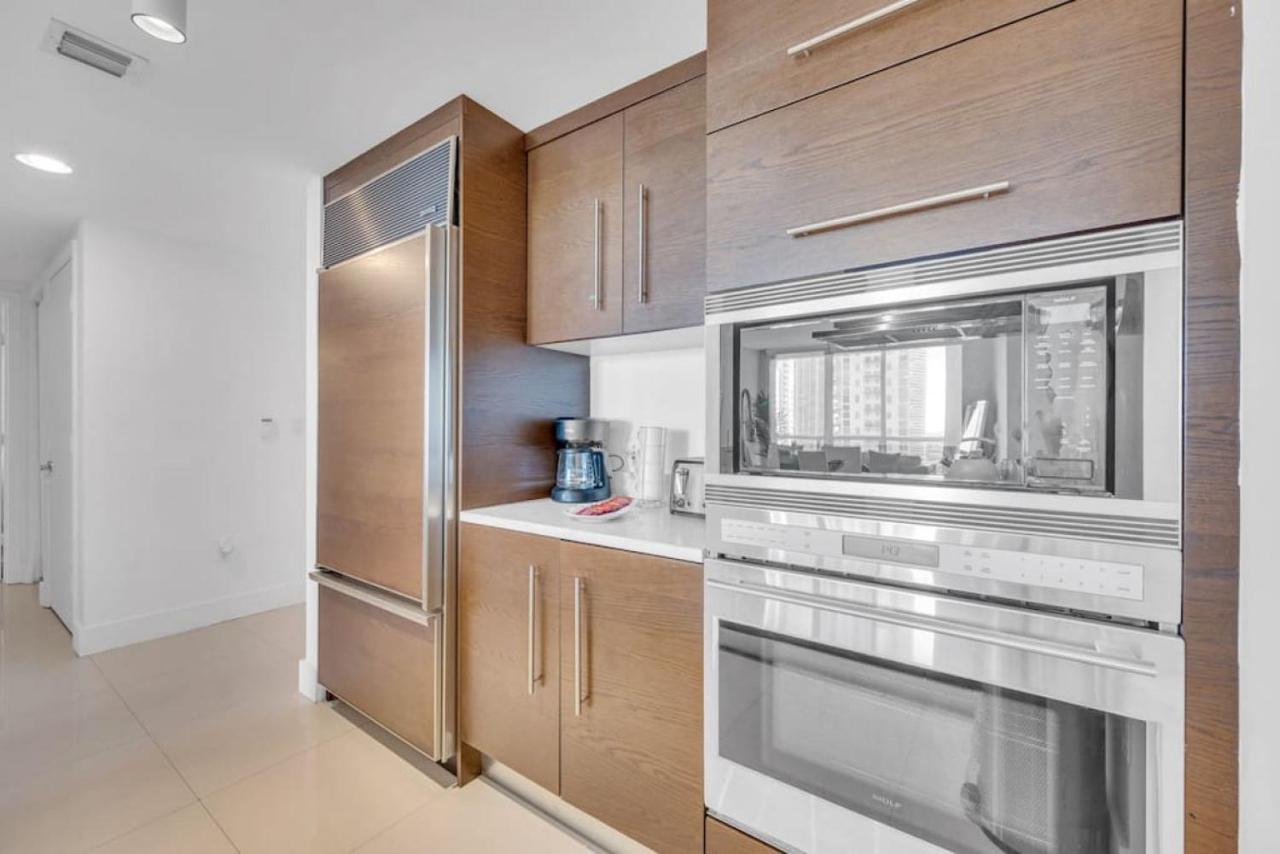 Modern 1 Bed Icon Brickell With Amazing Views Apartment