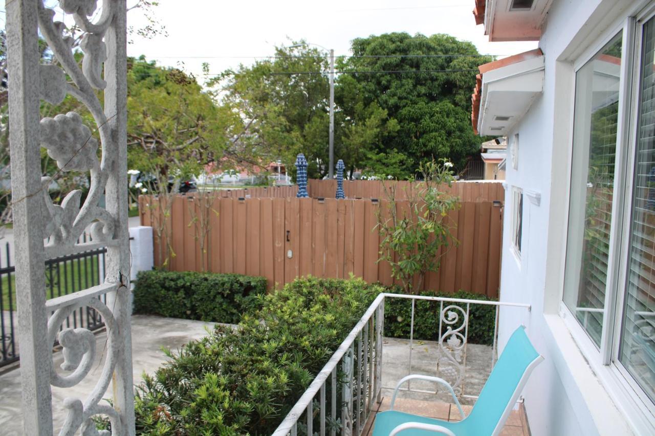 Main House 3 Bed 2 Bath & 1 Bed 1 Bath Ferienhaus *