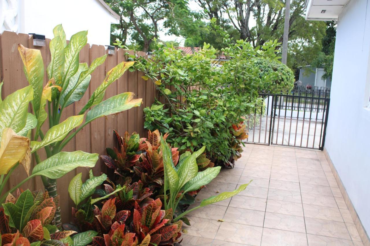 Main House 3 Bed 2 Bath & 1 Bed 1 Bath Ferienhaus Miami