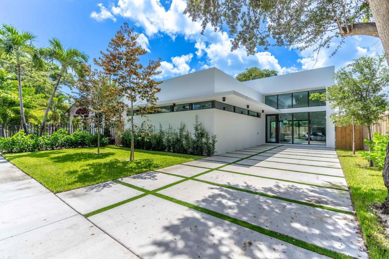 Lux With Pool, Wynwood House By Rovetravel Holiday home