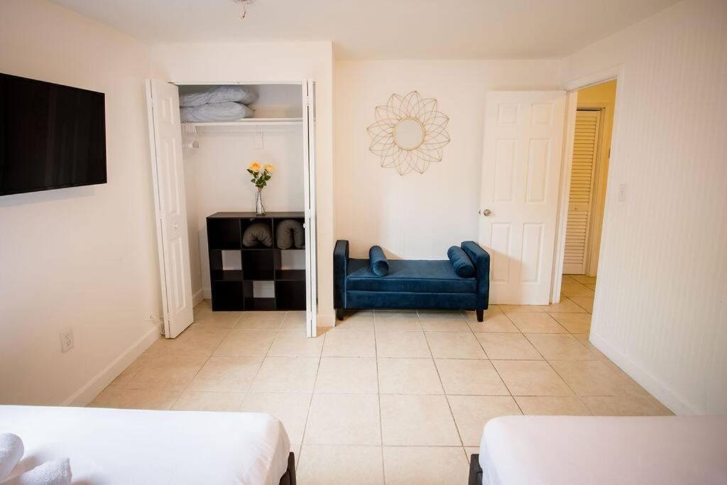 3 Bedroom 15 Minutes To The *