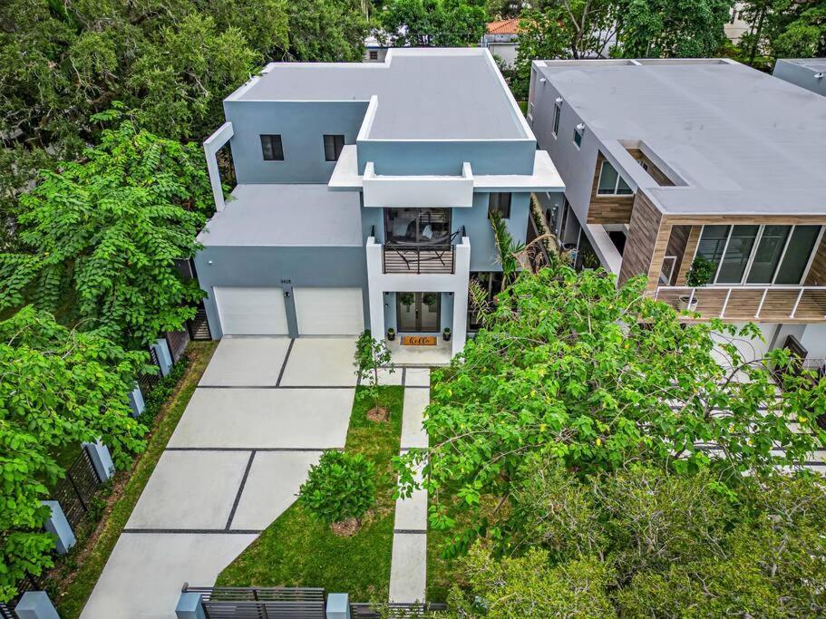 Modern W/ Amenities & Salt Water Pool * Miami