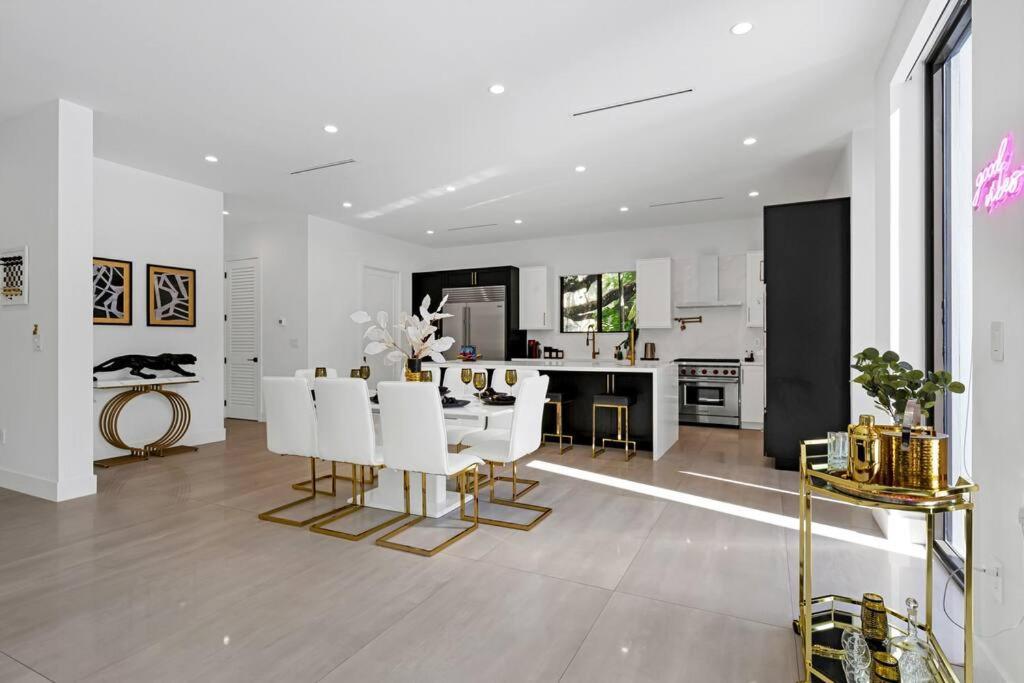 Modern W/ Amenities & Salt Water Pool Villa *