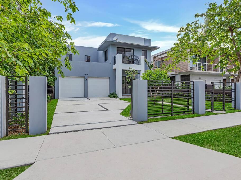Modern W/ Amenities & Salt Water Pool * Miami