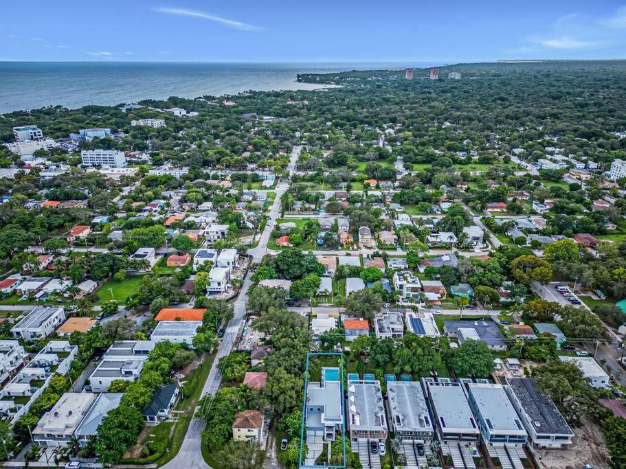 Villa Modern W/ Amenities & Salt Water Pool Miami
