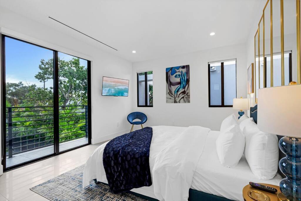 Modern W/ Amenities & Salt Water Pool *