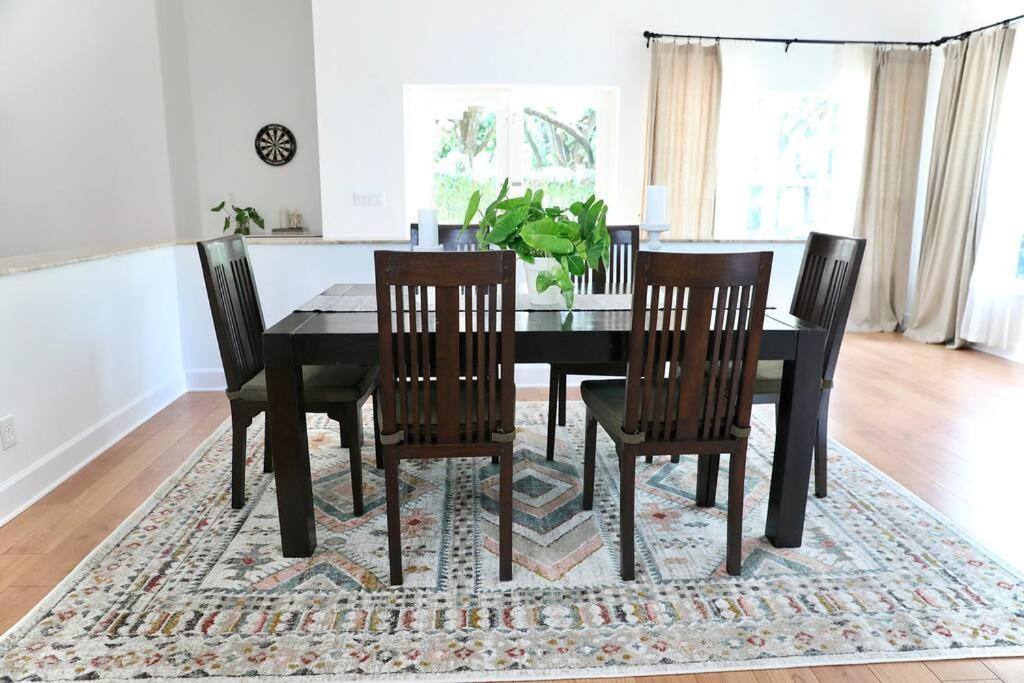 Spacious Tropical Oasis - 1/2 Acre In Heart Of Mia Miami