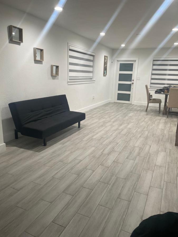 Cozy Triplex Centrally Located Vakantiehuis Miami