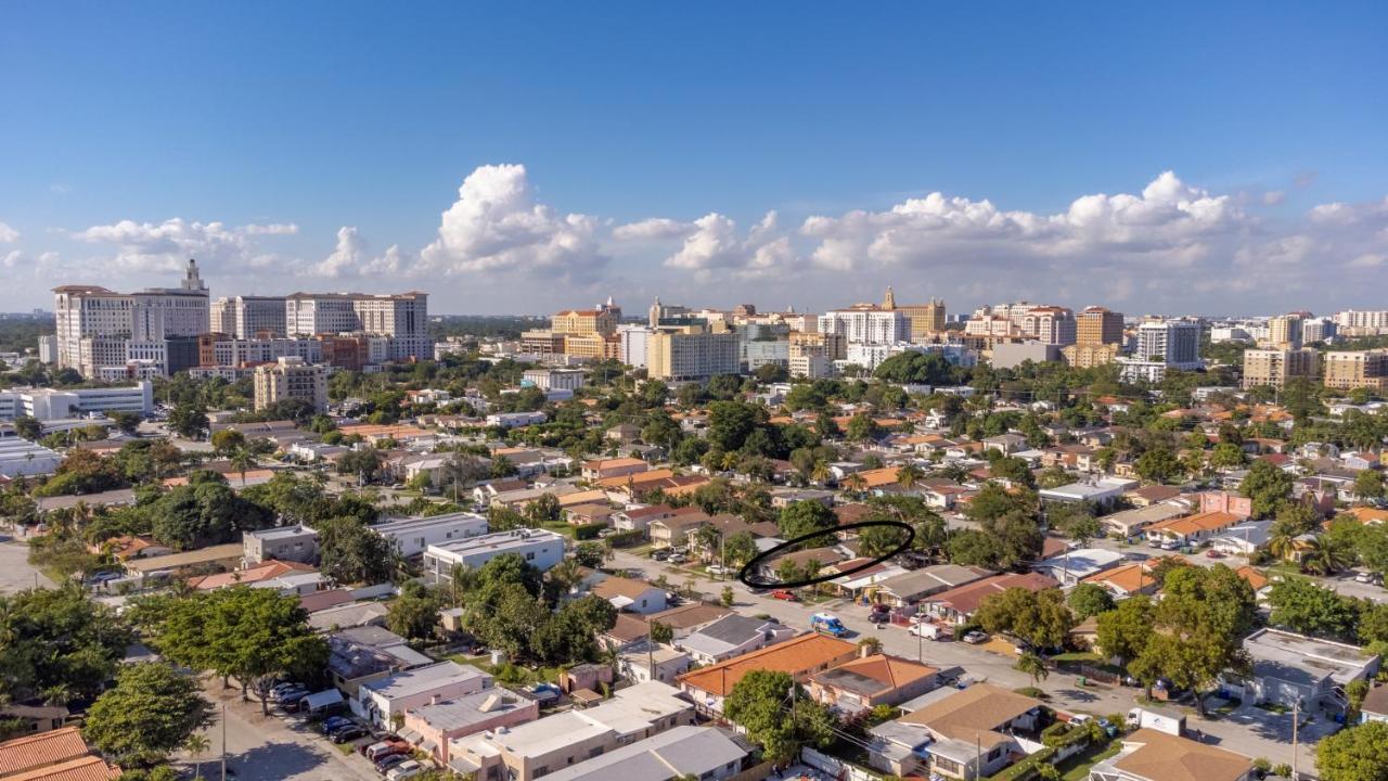 Beautiful, Fully Furnished 4bed 2bath House - 5 Minute Walk To Miracle Mile Downtown Coral Gables * Miami
