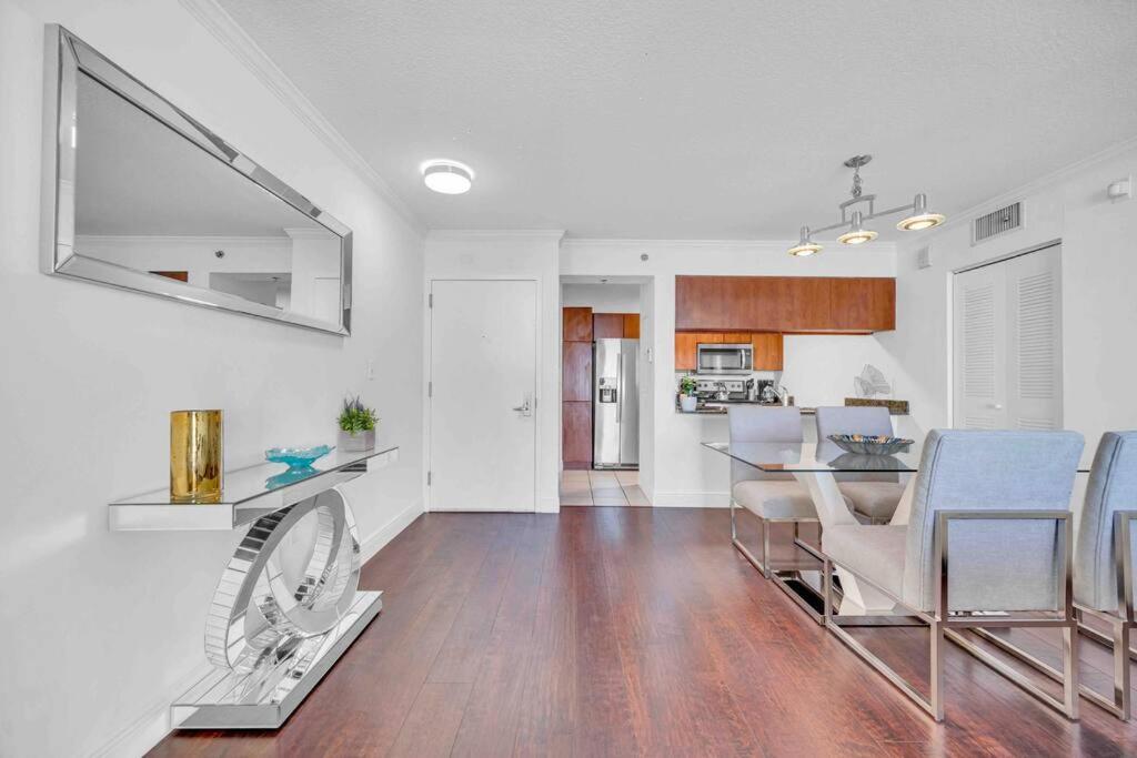 Ocean View 3 Bedrooms In W Parking Appartement