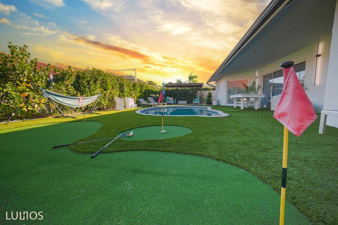 Breezy Oasis With Pooltable, Heated Pool, Golf & Gazeebo L29 Holiday home