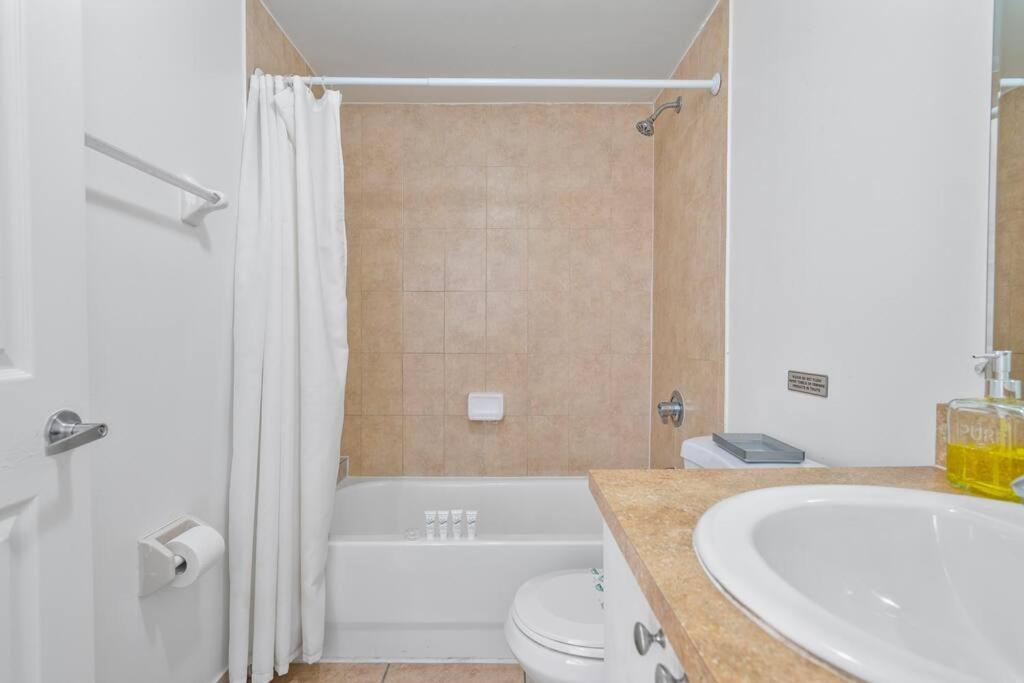 Airport 2bedrooms 2 Bath Apartment *