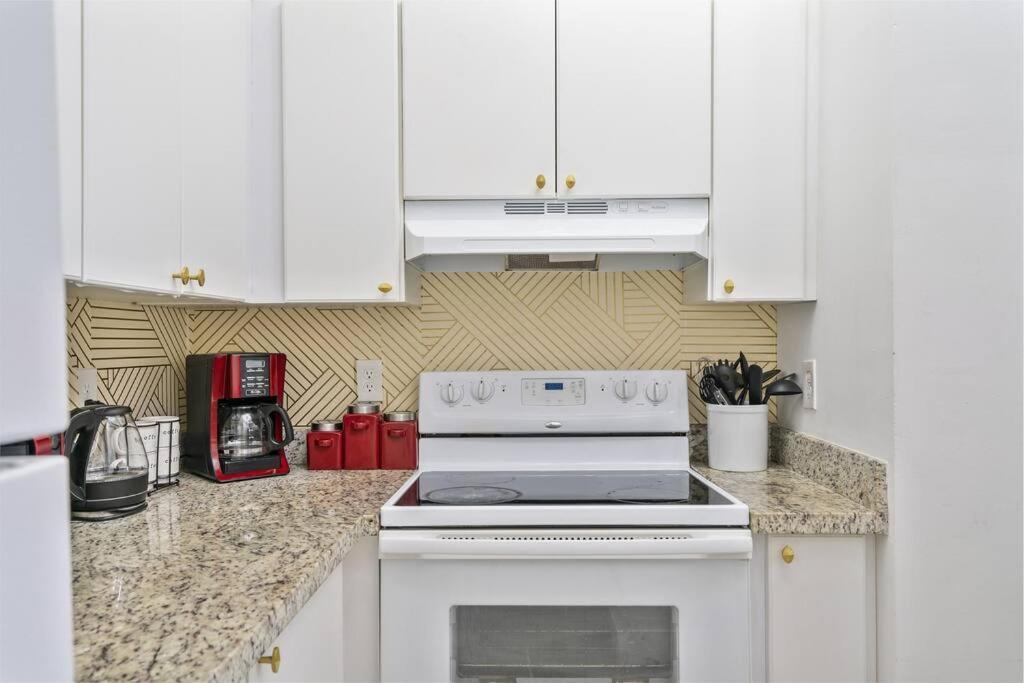 Near Airport 2 Story 2 Bedroom W/ Balcony Appartement Miami