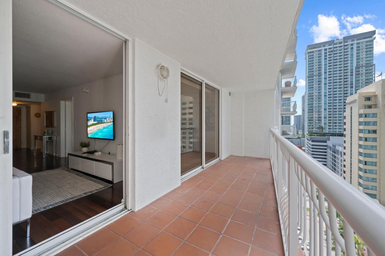 Private Unit With Amenities And Parking *