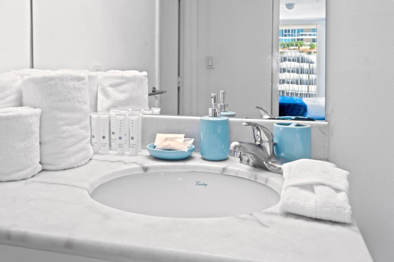 Private Unit With Amenities And Parking *