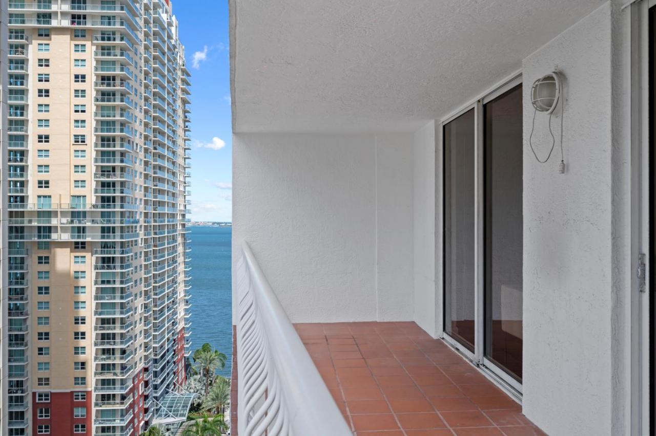 Private Unit With Amenities And Parking Appartement