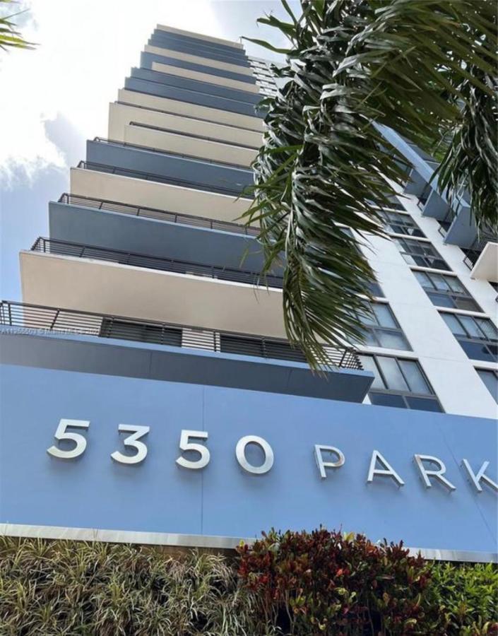 Apartment 5350 Park Miami