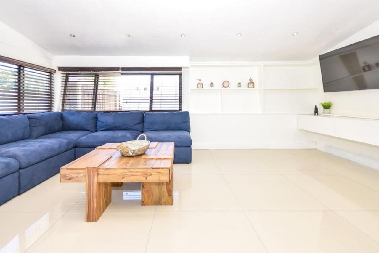 Five Bedroom With Pool In Highland Lakes Near Aventura Mall * Miami