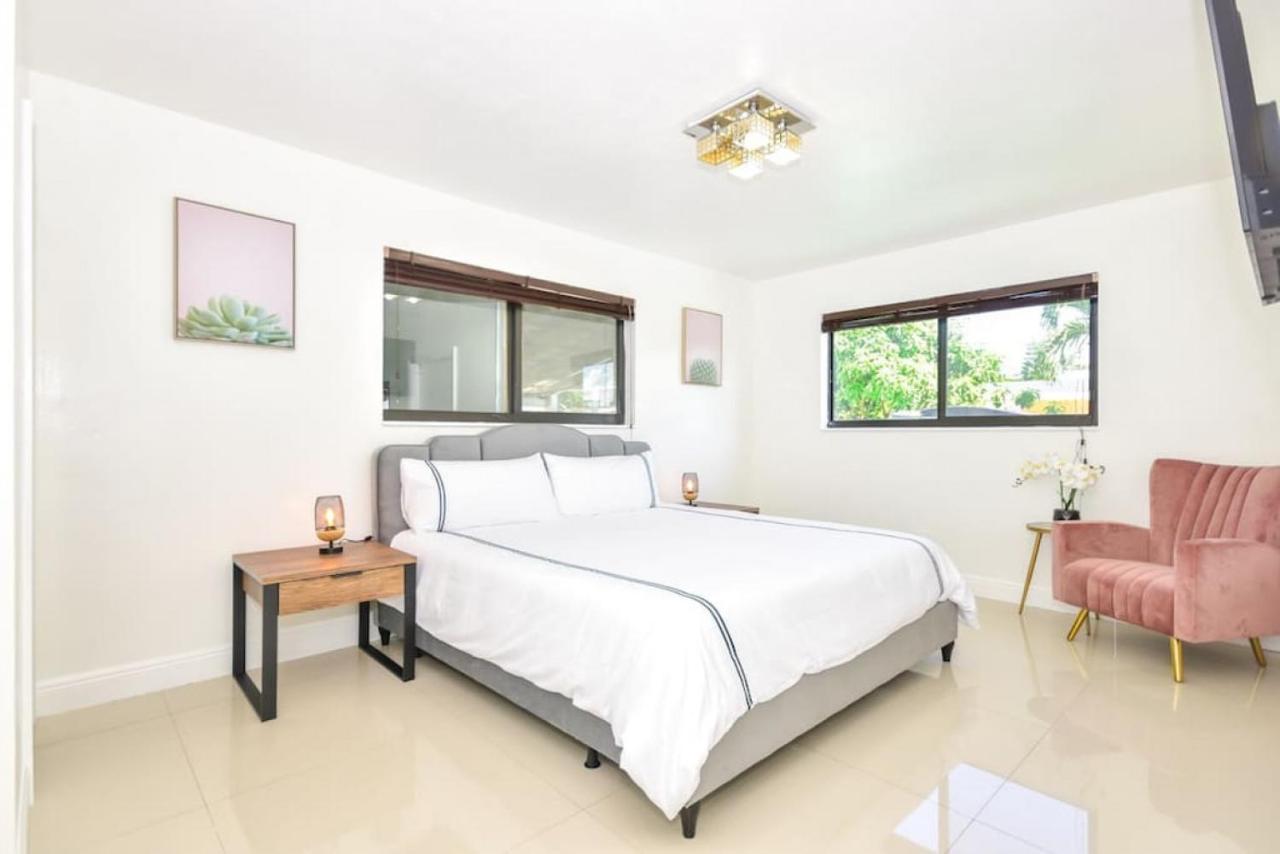 Five Bedroom With Pool In Highland Lakes Near Aventura Mall Villa Miami