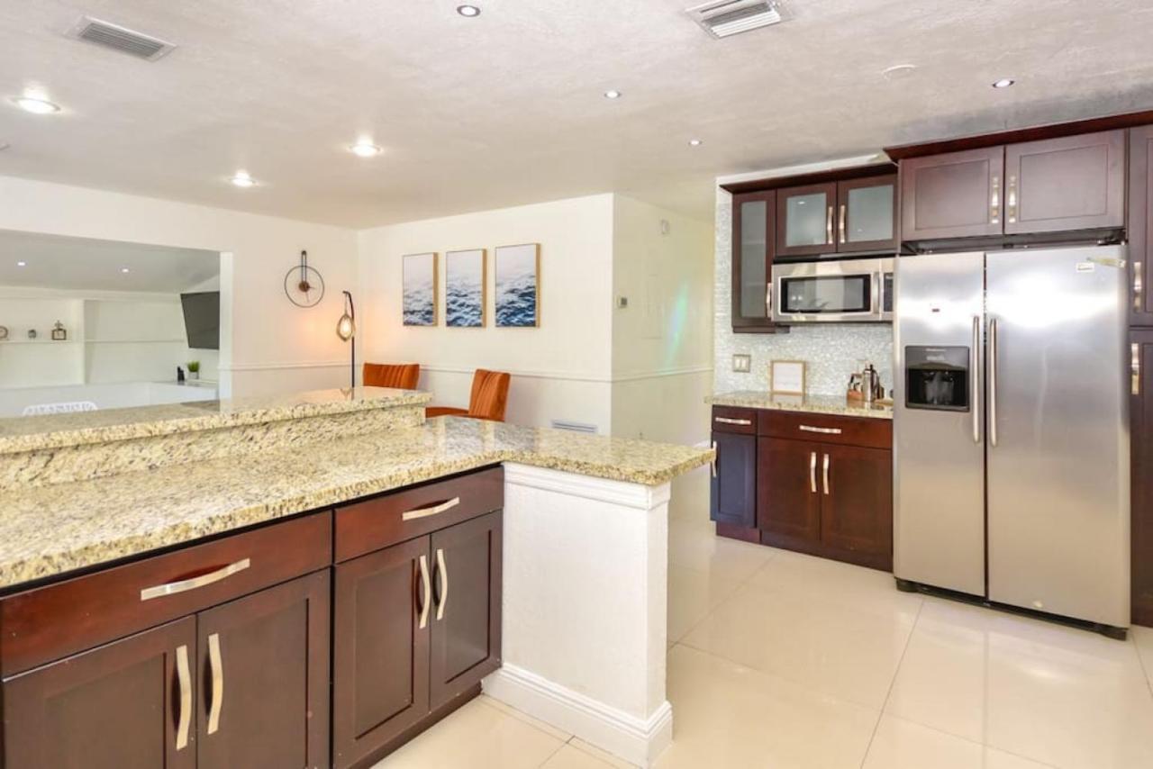 Villa Five Bedroom With Pool In Highland Lakes Near Aventura Mall