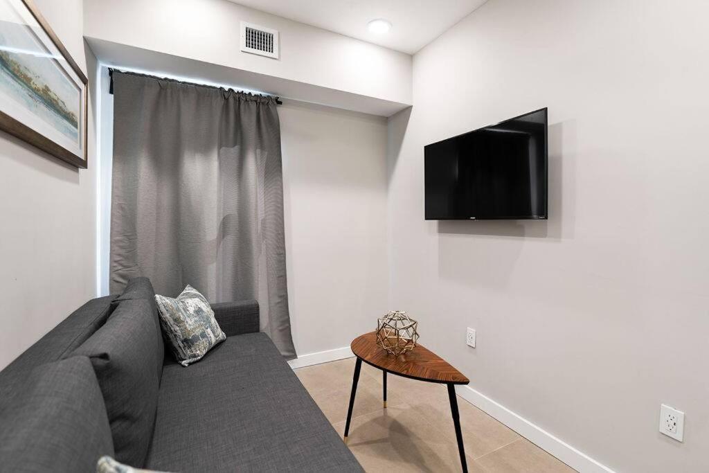 Elegant East Little Havana / Free Parking *