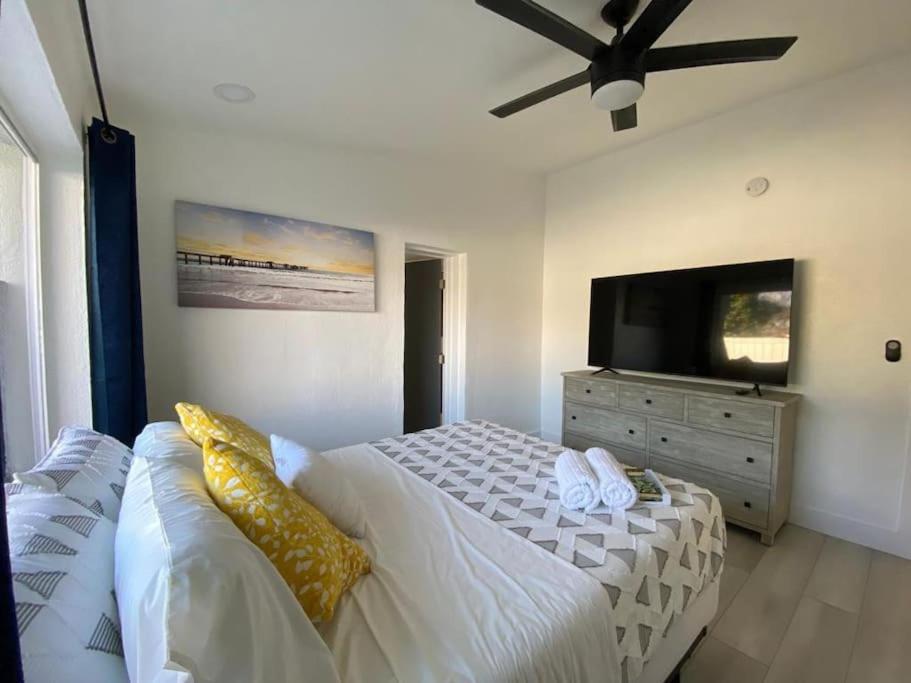 Dream House 4b/2b King Bed Springs, Fl Miami