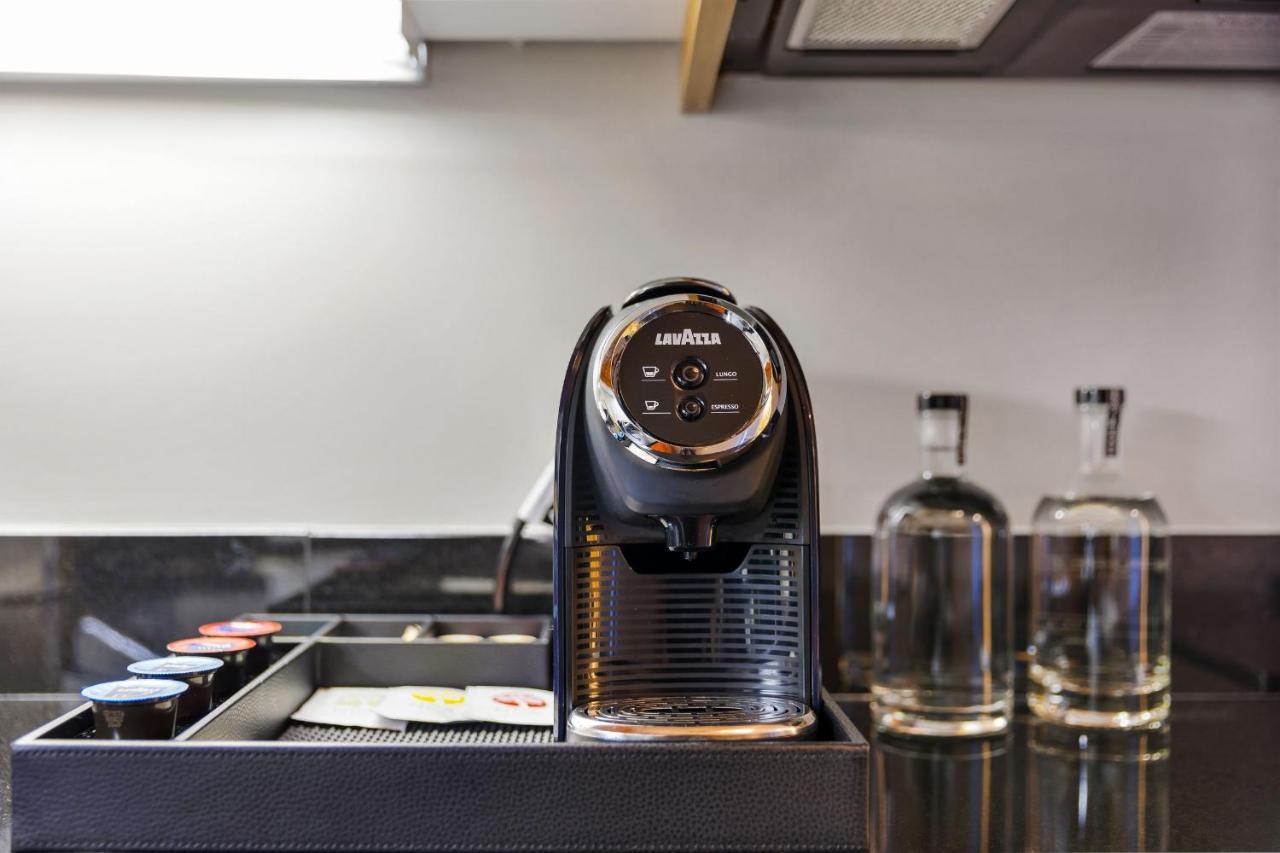 Hotel Four Seasons Studio Kitchen 5*