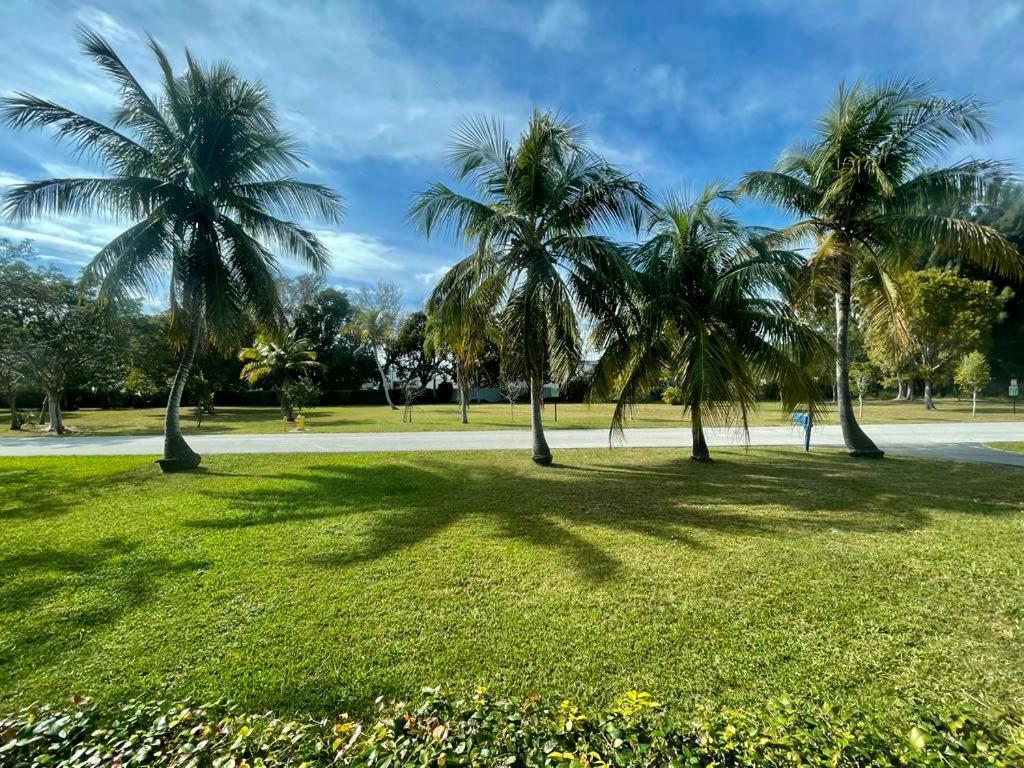 Homestay King's Courtyard View Miami