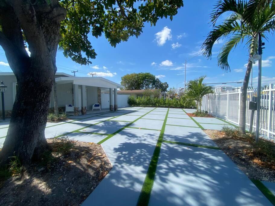 Dream House 4b/2b King Bed Springs, Fl Holiday home Miami