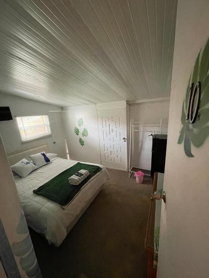 Centrica Calle 8 Homestay *