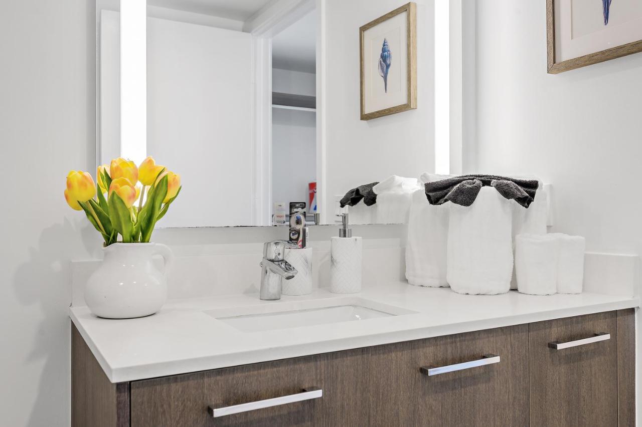 Experience The Perfect Life!! Centrally Located Luxury Condo! * Miami