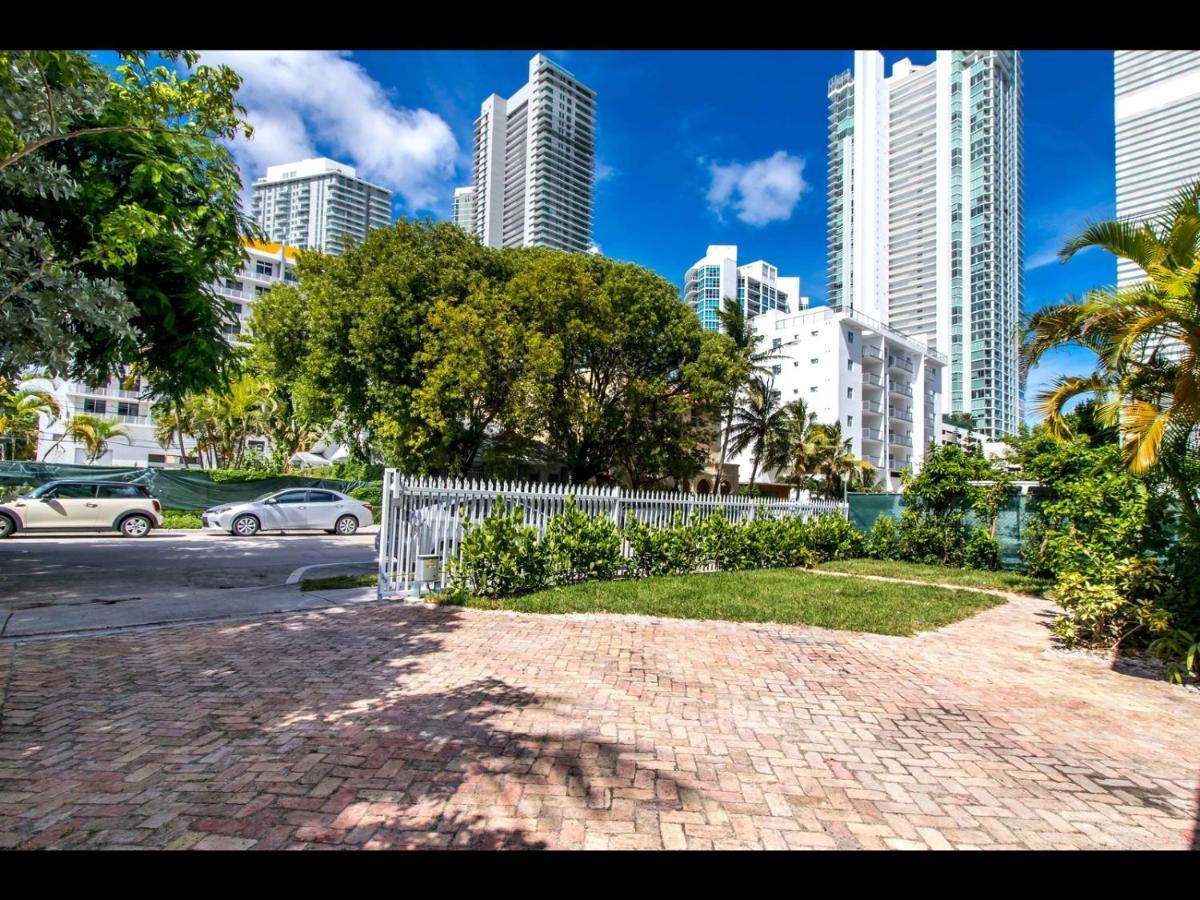 Roami At Bella * Miami