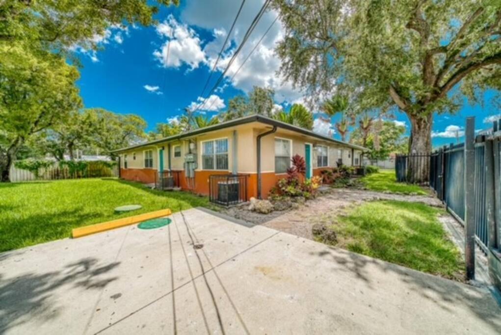 Villa Mdc Estates-private With Ample Gated Parking Miami