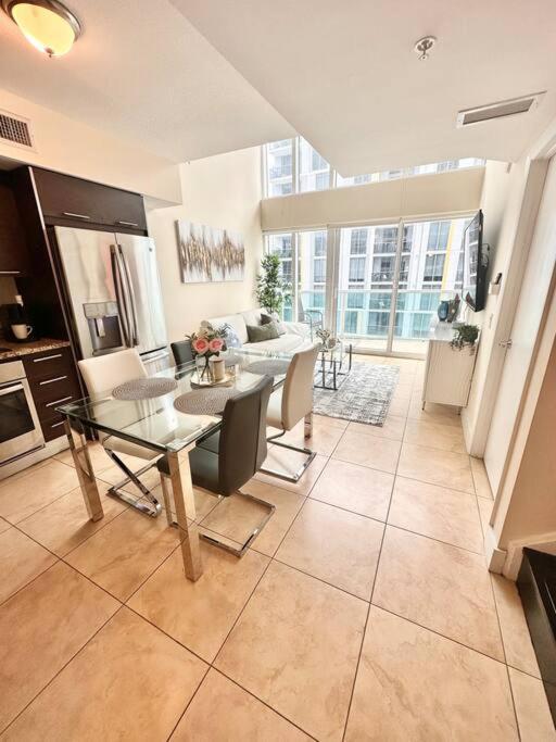 Sublime Views 2br Double Balcony Loft Apartment *